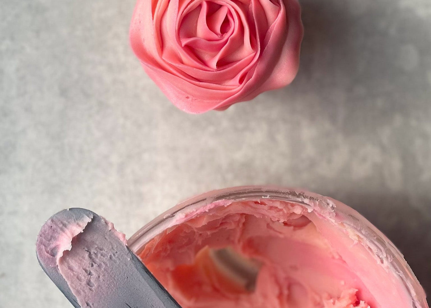 A Trio of Buttercream Roses - Tutorial